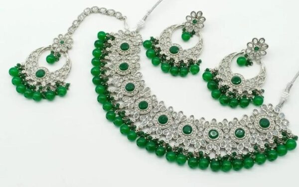 Choker set with tikka