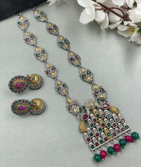 Necklace set