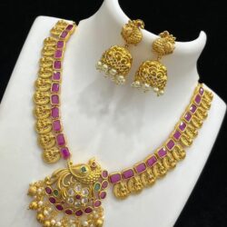 Necklace set